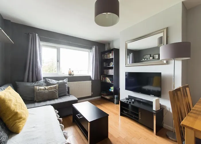 Chesterton Court Apartment